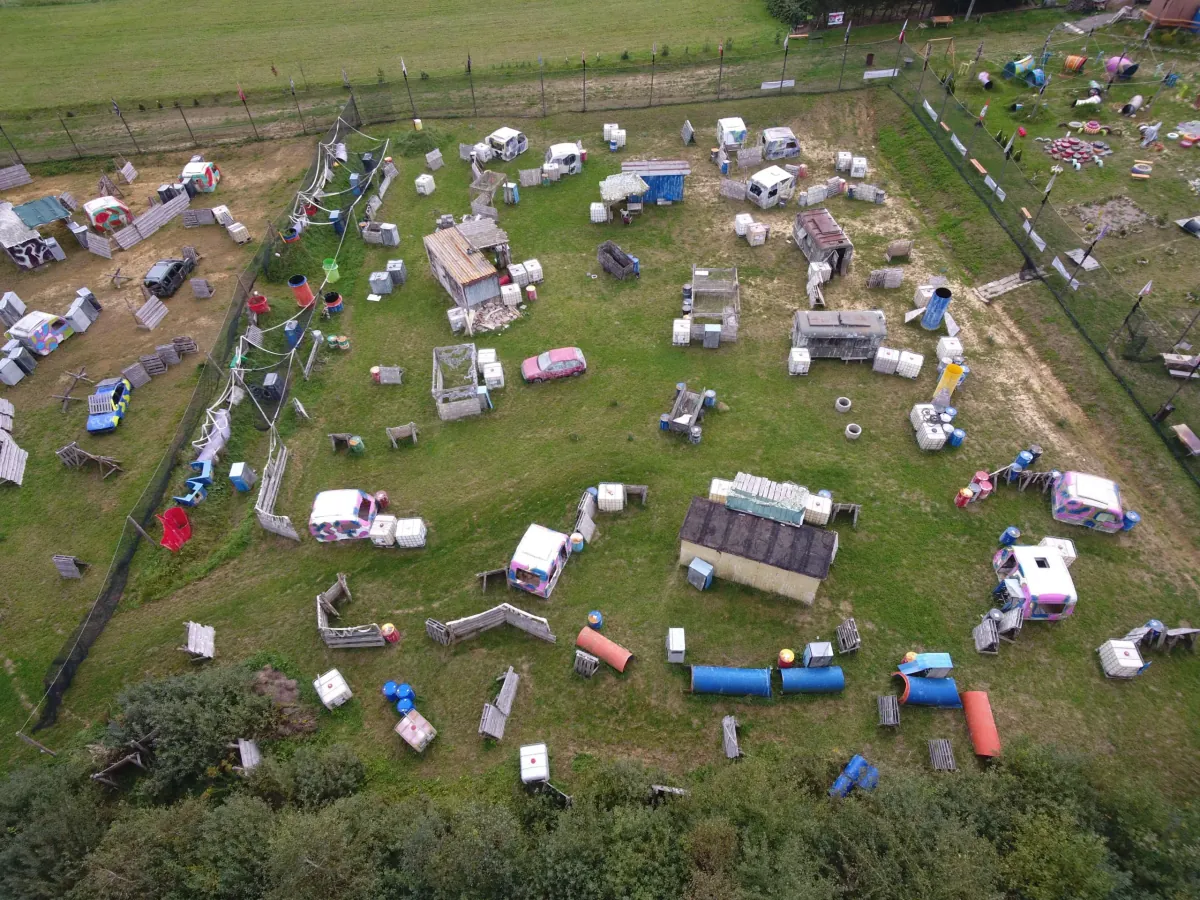 Dandoran - pole paintballowe